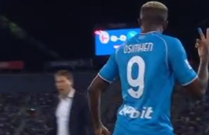 La reazione di Osimhen