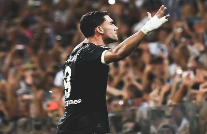 Vlahovic Juventus Ezio Greggio critiche Sassuolo-Juventus