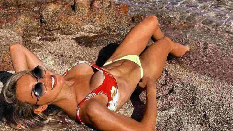 Agustina Gandolfo Lautaro, in bikini