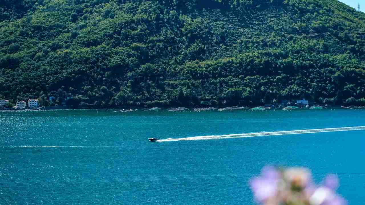 Camminare a picco sul mare, i luoghi più belli d'Italia in cui farlo