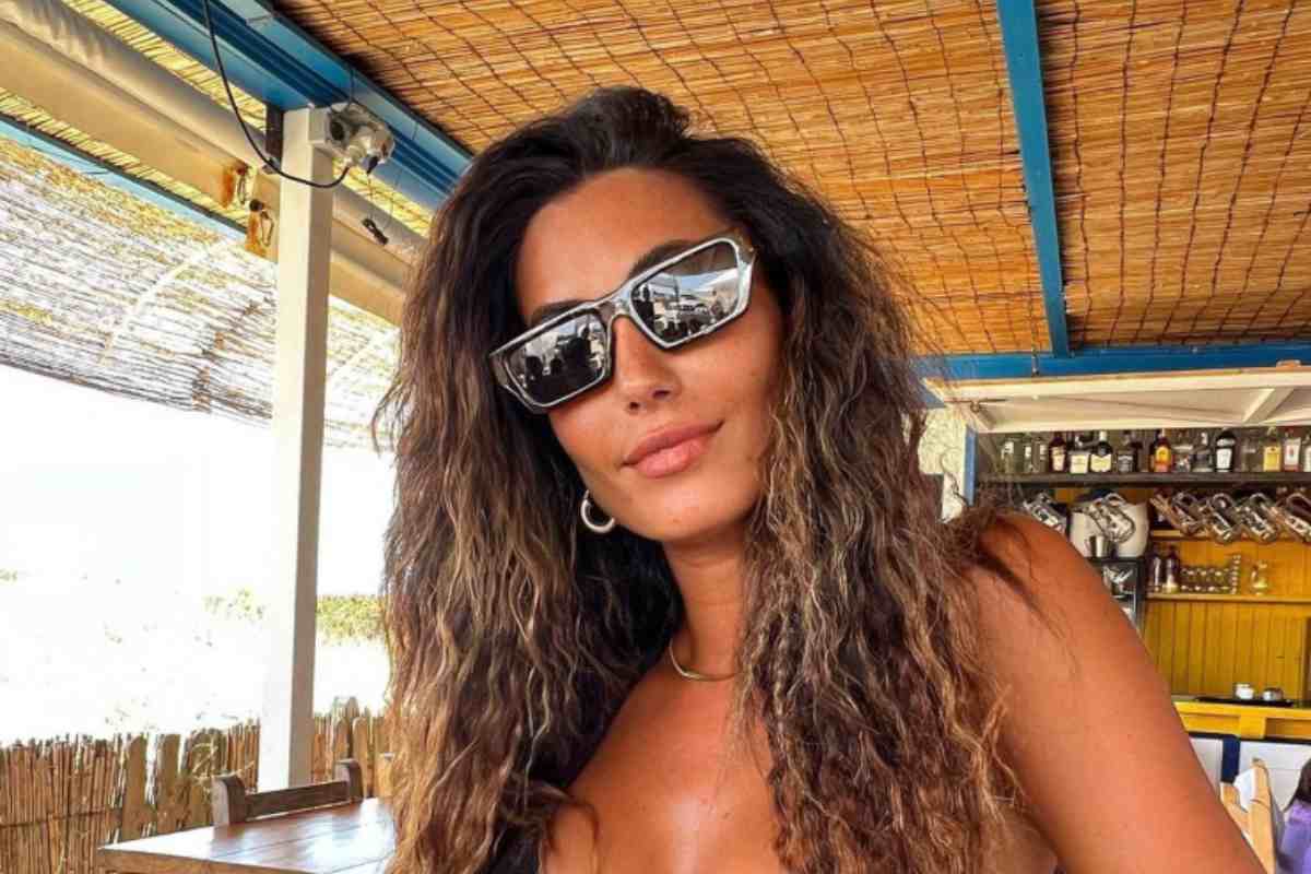 Federica Nargi intimo divano