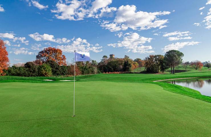 McIlroy golf rissa parcheggio