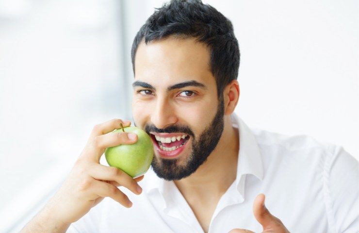 Mangiare una mela al giorno quali sono i benefici