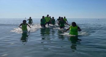 Wawe Walking, cos’è la marcia in acqua che sta spopolando in tutto il mondo: effetti straordinari sul corpo