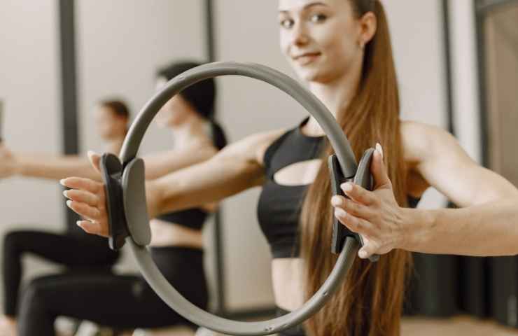 esercizi pilates cosce