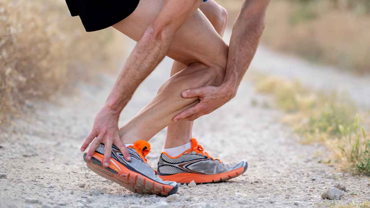 storte piedi caviglie muscoli allenamento esercizio