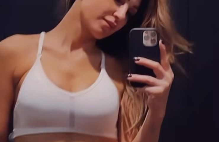 Anna Tatangelo outfit allenamento