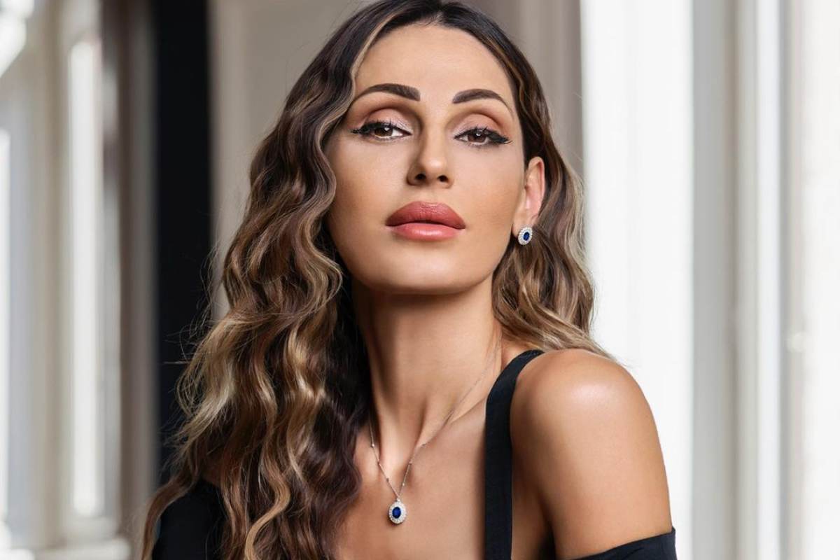 Anna Tatangelo in posa