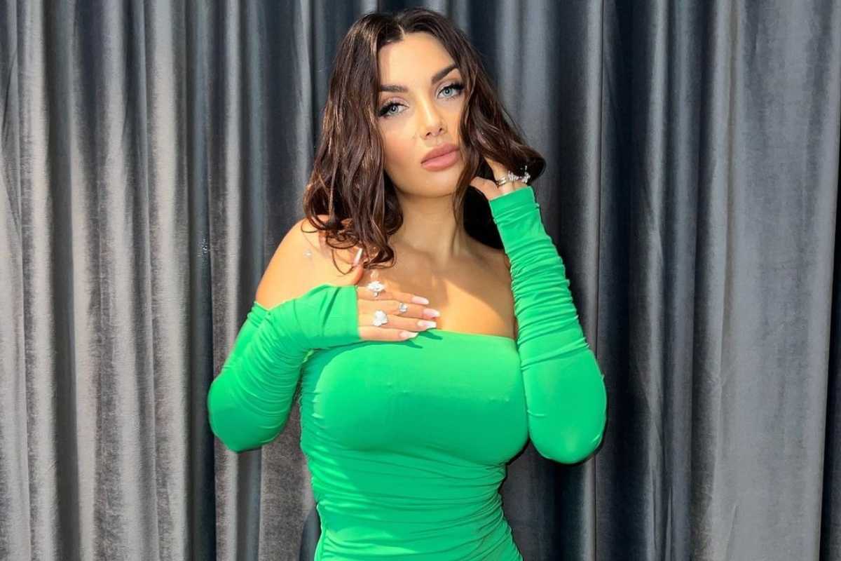 Elettra Lamborghini fondoschiena obiettivo