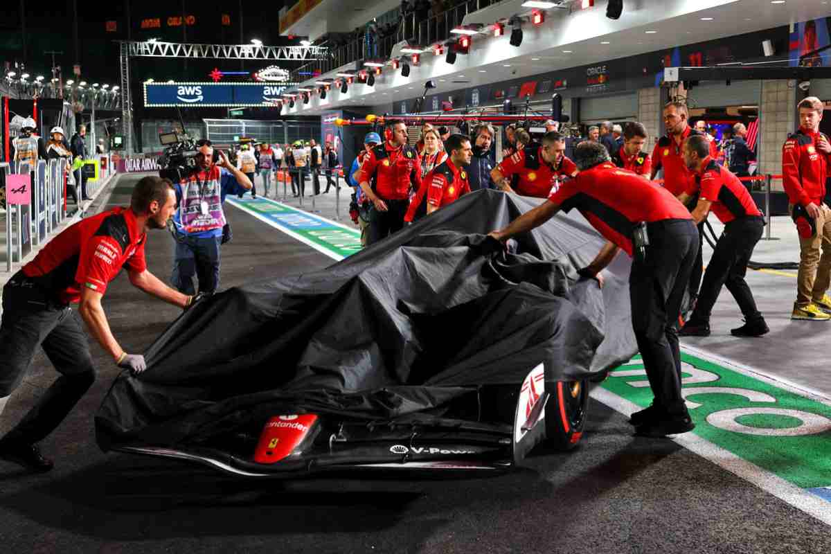 Ferrari Abu Dhabi Sainz danni