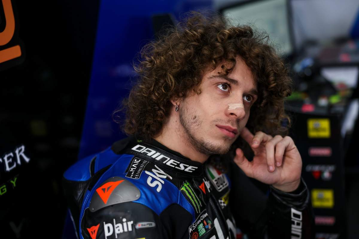 “Il pilota più sporco..” MotoGP, annuncio in diretta tv: paddock in subbuglio “Il pilota più sporco..” MotoGP, annuncio in diretta tv: paddock in subbuglio