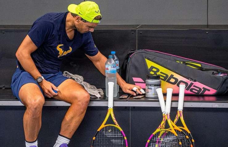 Rafa Nadal subisce un clamoroso sorpasso da Djokovic