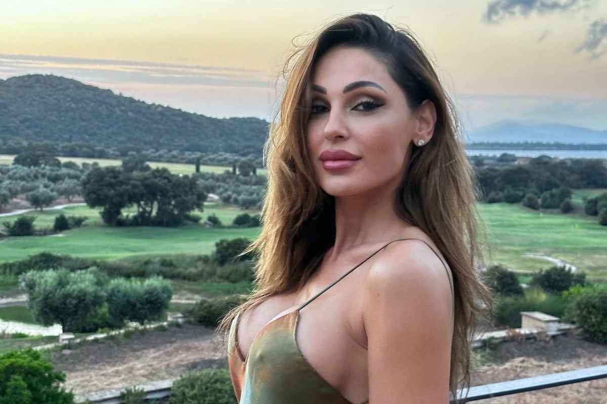 Anna Tatangelo outfit allenamento