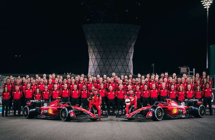 Foto di gruppo scuderia Ferrari