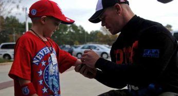 John Cena svela il mistero: era un enigma per i fan, ma adesso sappiamo perché lo fa