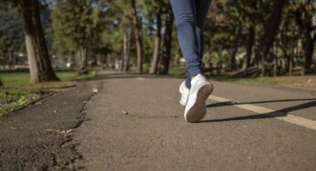 Camminare ogni giorno: quanti km fare per perdere peso