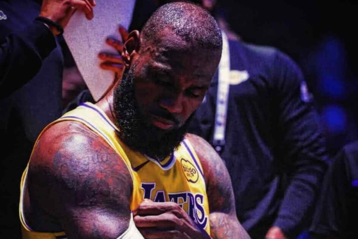 Ritiro James annuncio