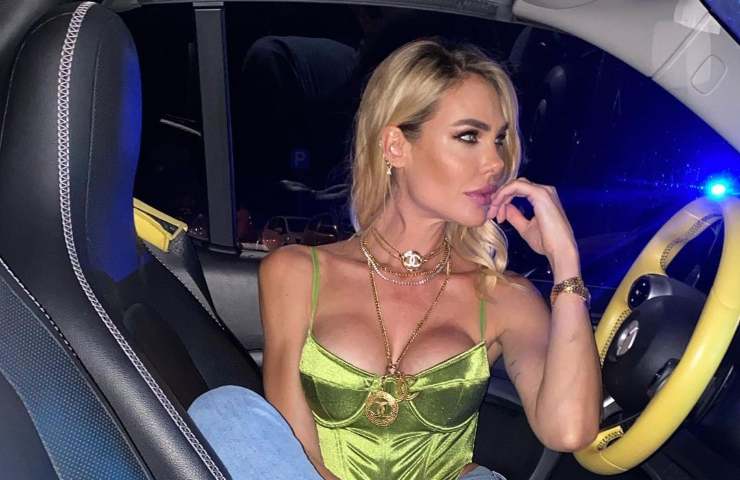 Ilary Blasi fondoschiena evidenza