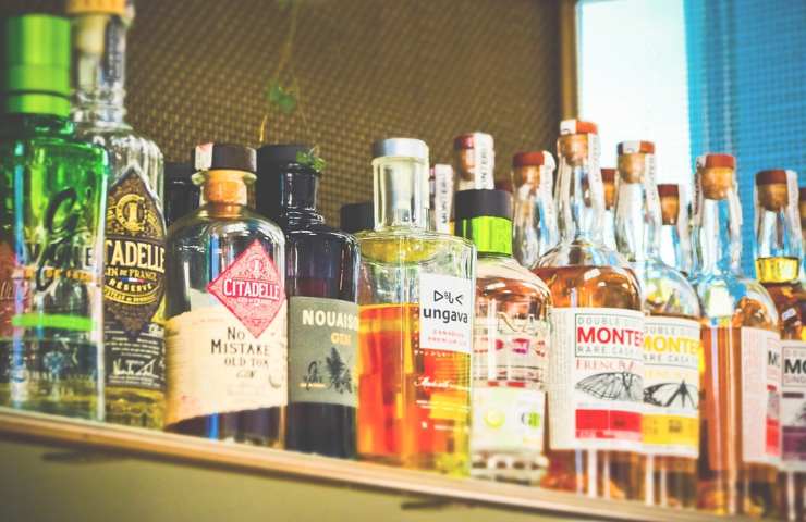 Bottiglie alcol studio