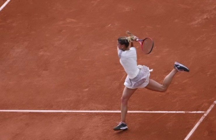 Camila Giorgi gonna si alza