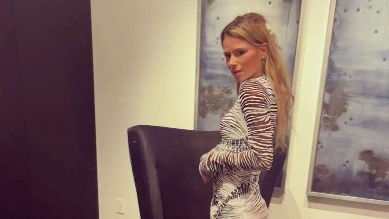 Camila Giorgi in costume è da svenimento: fuori tutto, la FOTO è estrema Camila Giorgi in costume è da svenimento: fuori tutto, la FOTO è estrema
