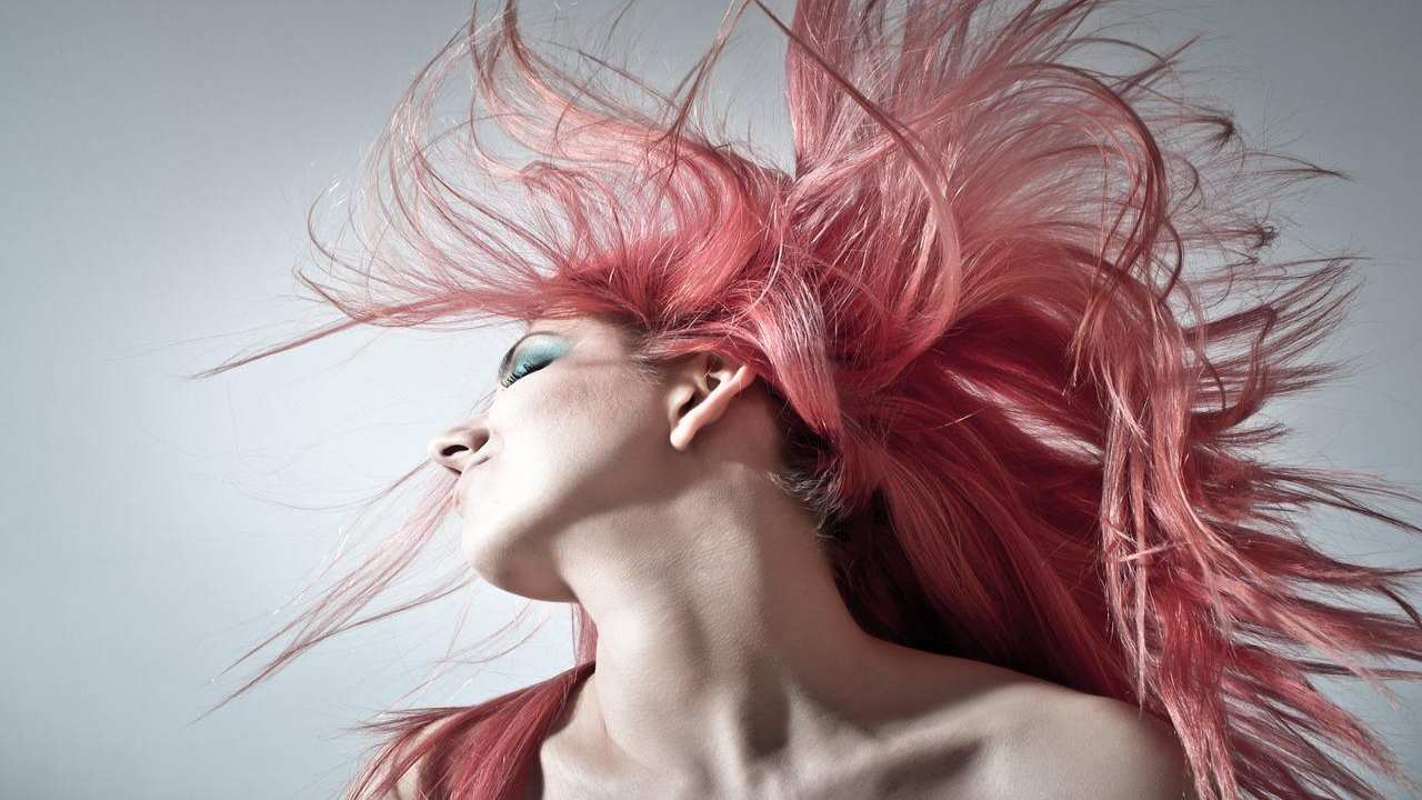 Trattamenti naturali per lisciare i capelli nel modo corretto Trattamenti naturali per lisciare i capelli nel modo corretto