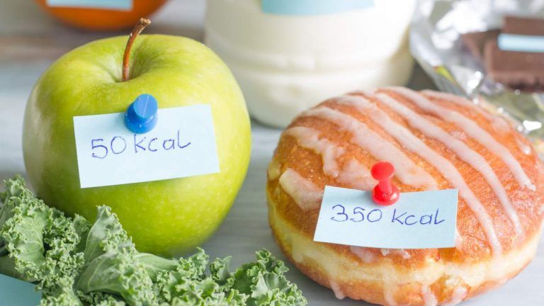 Cibi sotto le 100 calorie: come dimagrire mangiando con gusto Cibi sotto le 100 calorie: come dimagrire mangiando con gusto