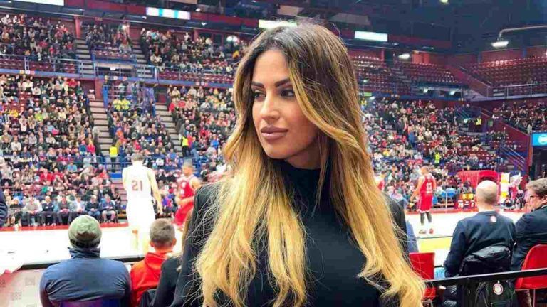 Eleonora Incardona in palestra, fuori il davanzale: micro top minuscolo, follia – FOTO Eleonora Incardona in palestra, fuori il davanzale: micro top minuscolo, follia – FOTO