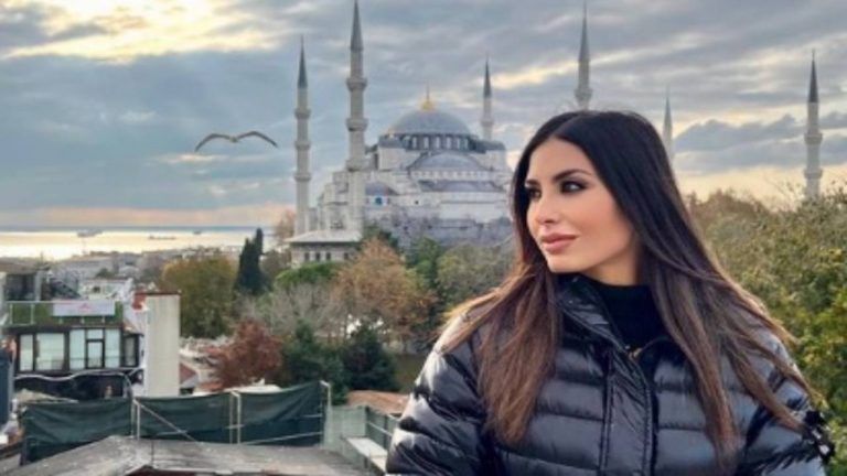 ”Sei come la Jasmine di “Aladdin”: bellezza inaudita, la Gregoraci incanta Istanbul – FOTO ”Sei come la Jasmine di “Aladdin”: bellezza inaudita, la Gregoraci incanta Istanbul – FOTO