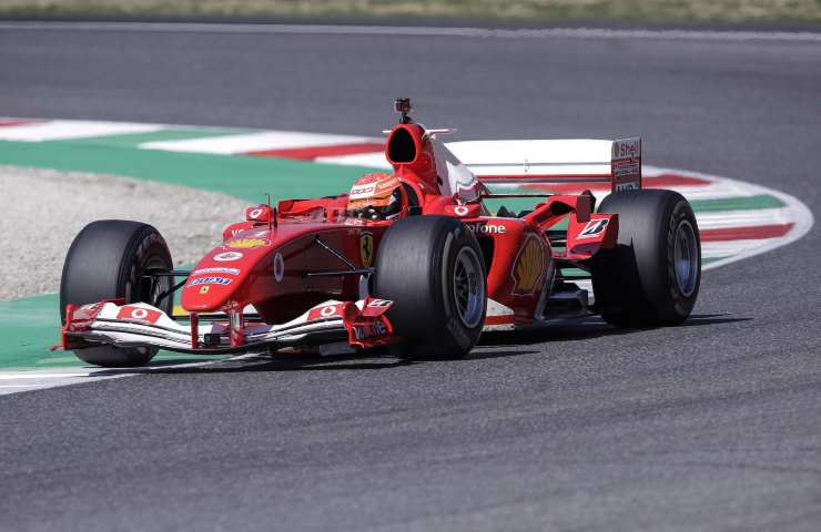 Ferrari macchina annuncio tifosi