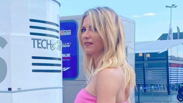 Vera Spadini al mare d’inverno, bikini travolgente: corpo da sirena, curve sinuose – FOTO Vera Spadini al mare d’inverno, bikini travolgente: corpo da sirena, curve sinuose – FOTO