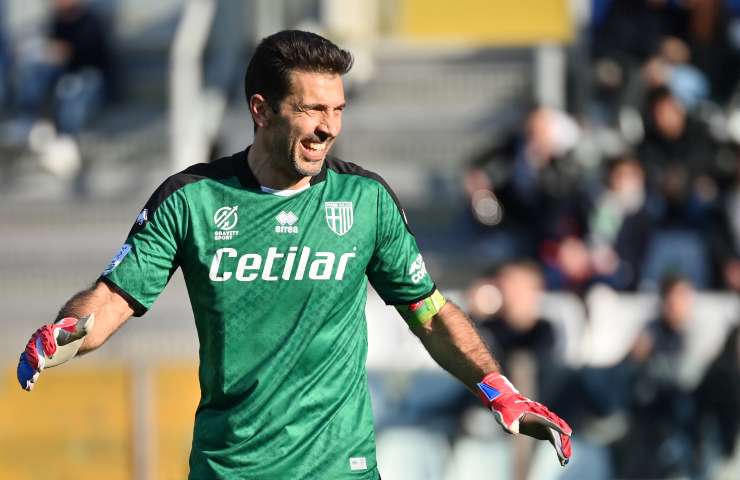 Gianluigi Buffon annuncio rinnovo Parma