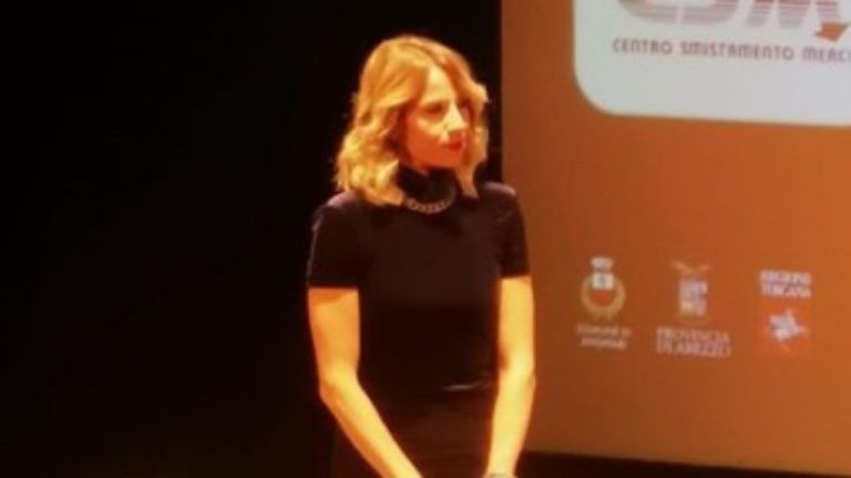 ”Si vede che sei proprio da Serie A!” Giulia Mizzoni, il lato B è impossibile da non zoomare – FOTO ”Si vede che sei proprio da Serie A!” Giulia Mizzoni, il lato B è impossibile da non zoomare – FOTO