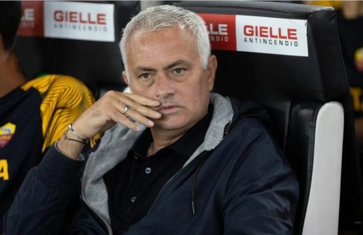 Mourinho saluti Roma