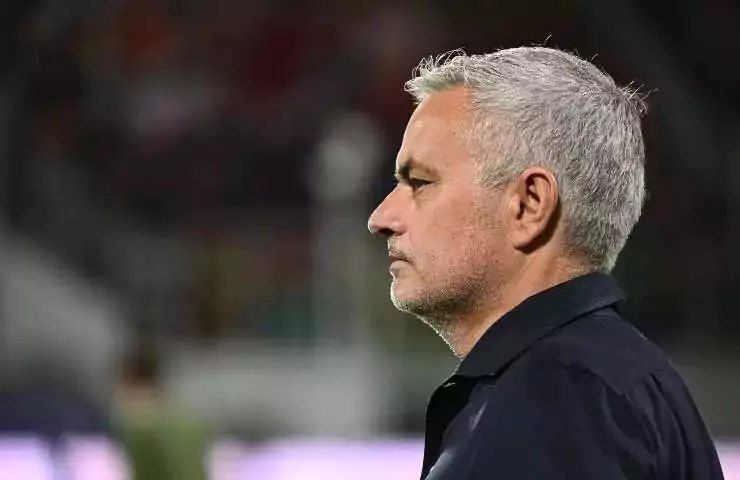 Mourinho saluti Roma