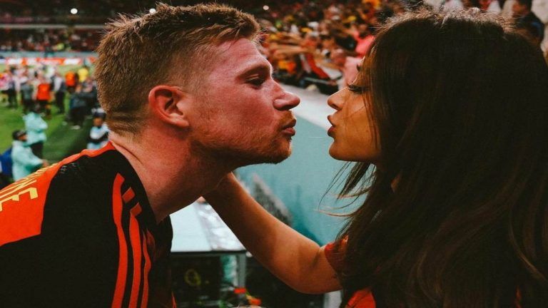 Mondiali, caos Belgio: De Bruyne e Courtois divisi da una donna. L’accaduto Mondiali, caos Belgio: De Bruyne e Courtois divisi da una donna. L’accaduto