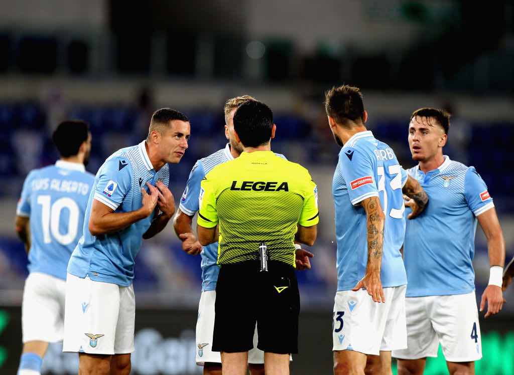 Lazio Atalanta nervosismo e polemiche col l'arbitro