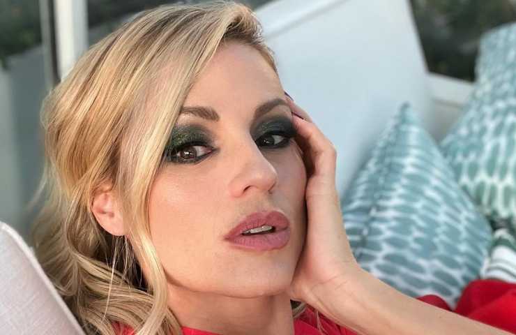 Michelle Hunziker che scollatura