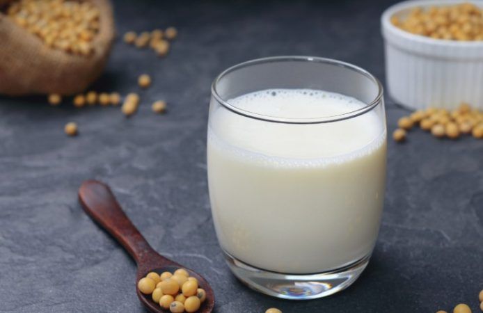 latte soia benefici proprietà
