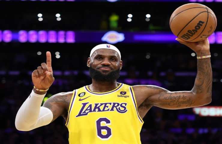 LeBron James infortunio