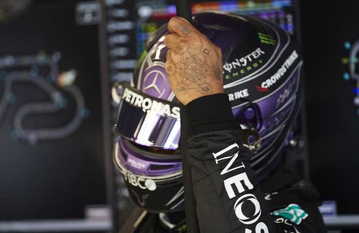 F1 Lewis Hamilton lancia l'allarme