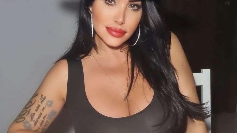 “Un qualcosa di spettacolare” Marika Fruscio, ancora un fuori tutto: primo piano stordente, zoom inevitabile – FOTO “Un qualcosa di spettacolare” Marika Fruscio, ancora un fuori tutto: primo piano stordente, zoom inevitabile – FOTO