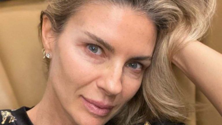 “Miss Italia a vita” Martina Colombari, l’abito vola via e scopre i lati giusti: gambe assurde in vista. Intramontabile – FOTO “Miss Italia a vita” Martina Colombari, l’abito vola via e scopre i lati giusti: gambe assurde in vista. Intramontabile – FOTO