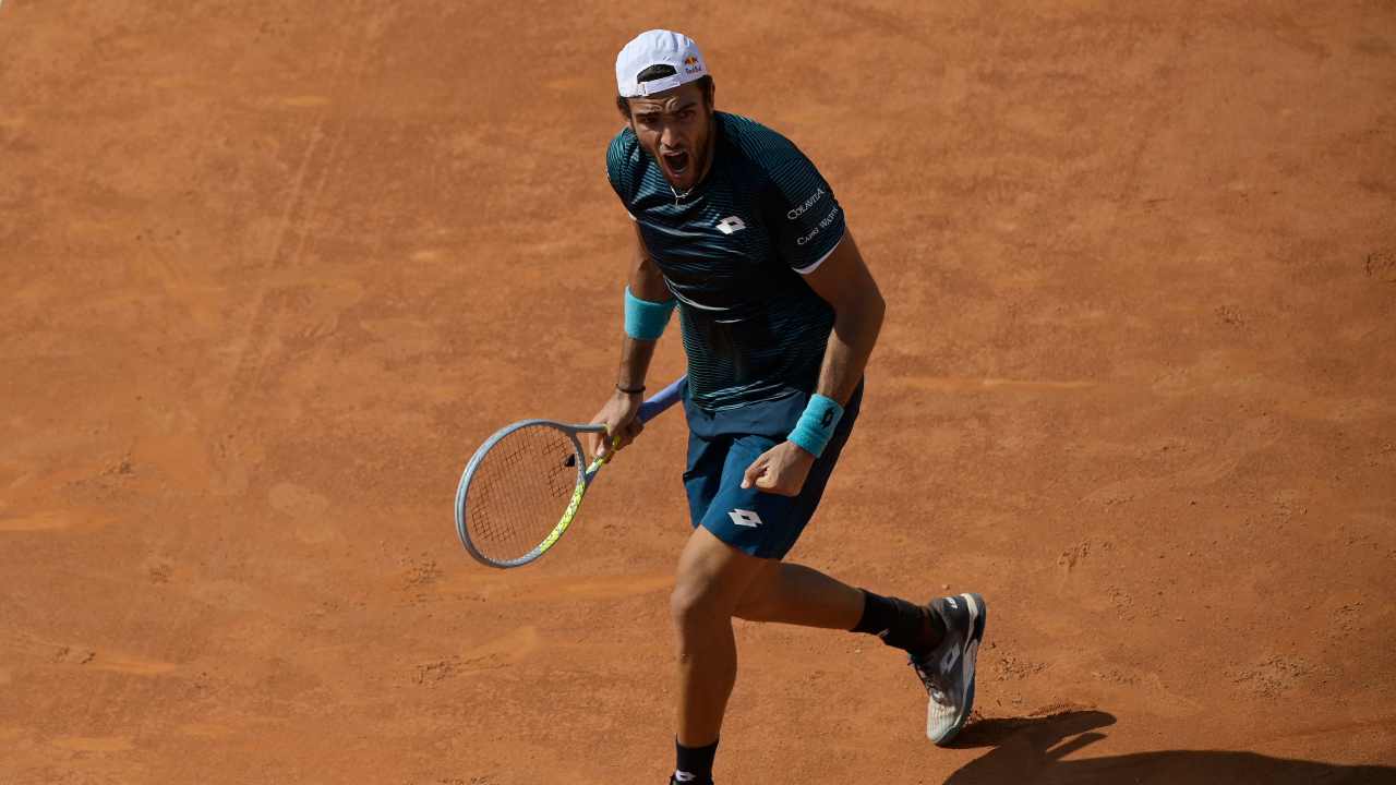 Ottavi croce e delizia per l'Italia agli Internazionali di Roma. Sinner è stato eliminato da Dimitrov, mentre il derby italiano va a favore di Berrettini