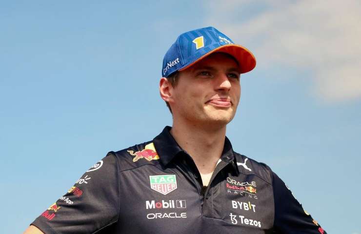 Max Verstappen pesante penalità