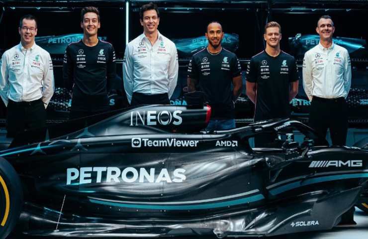 Mercedes team ammissione Hamilton