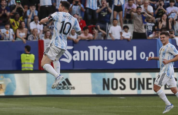 Leo Messi infortunio Argentina Qatar 2022