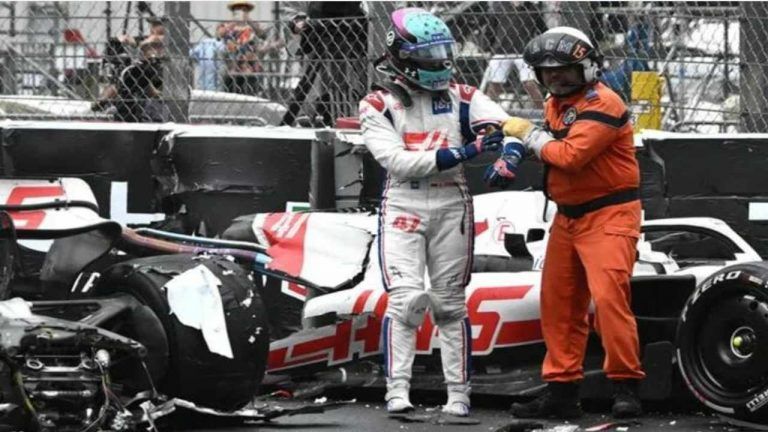 Formula 1, la Haas conta i danni di Schumacher: cifra assurda Formula 1, la Haas conta i danni di Schumacher: cifra assurda