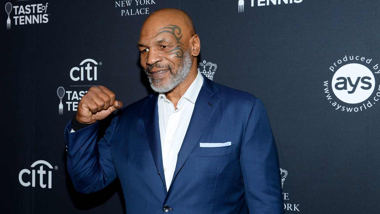 Rinviato il match di Mike Tyson