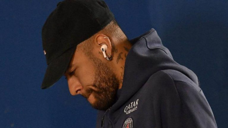 Neymar perde una cifra folle al casinò: la reazione in lacrime è davvero incredibile